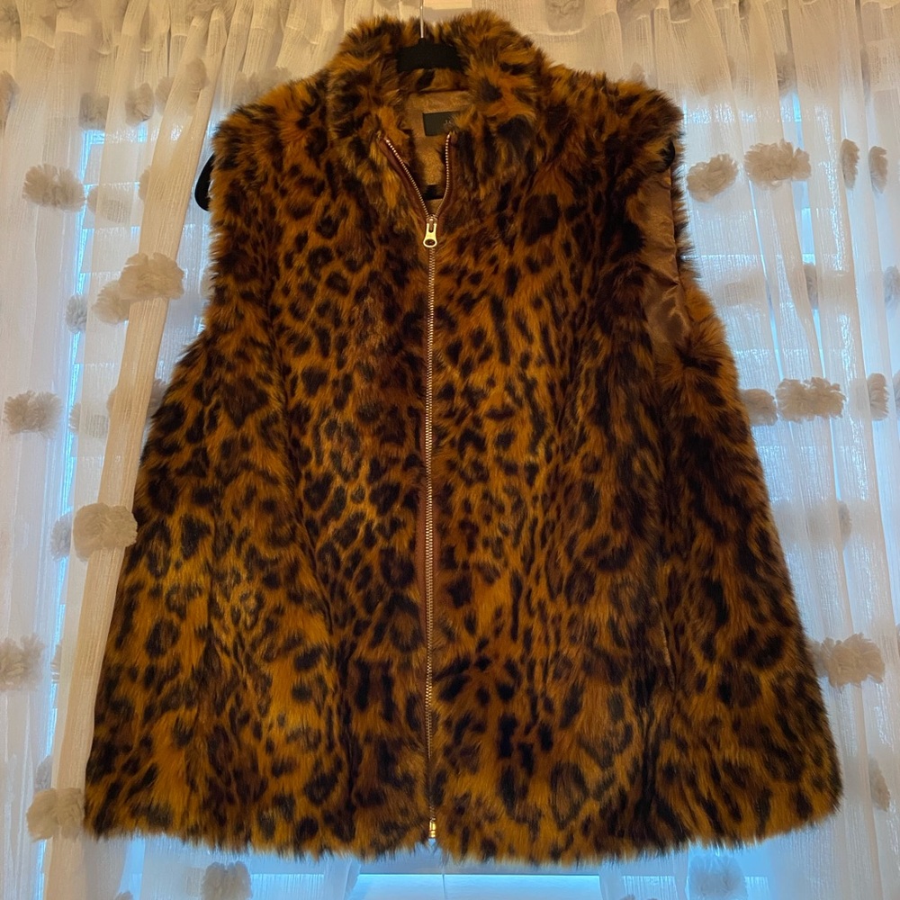 Cute leopard print fur vest